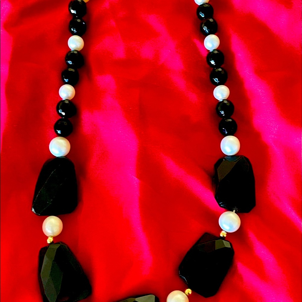 Vintage/ZOE B.14K/gold/black/onix/pearls Necklace.
